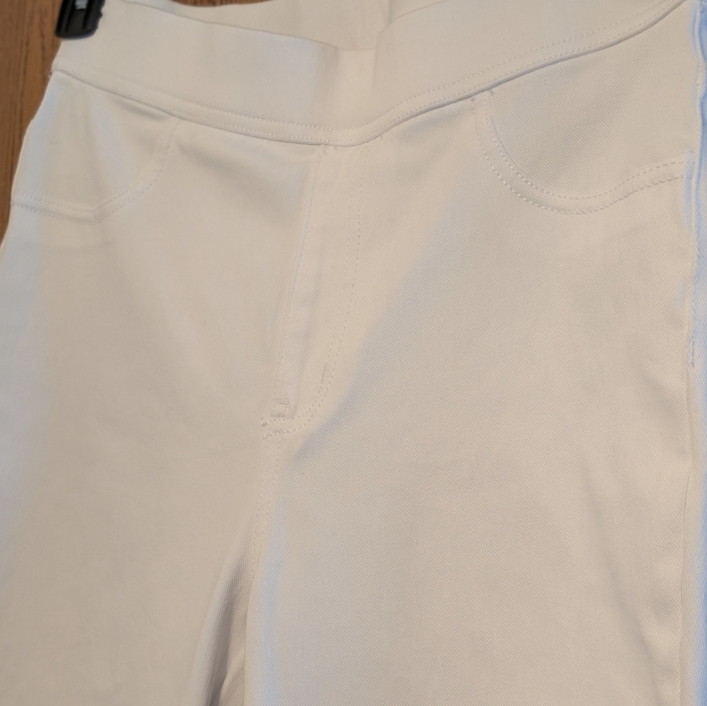 Chic White Jeggings - Picture 5 of 6